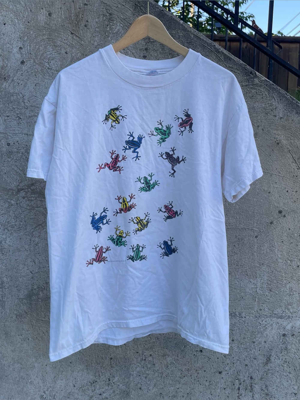 Vintage 90s rainbow frog all over print t shirt size large